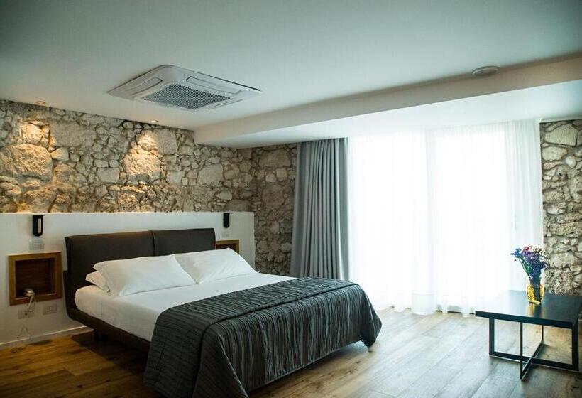 Полулюкс, Re Dionisio Luxury Suites