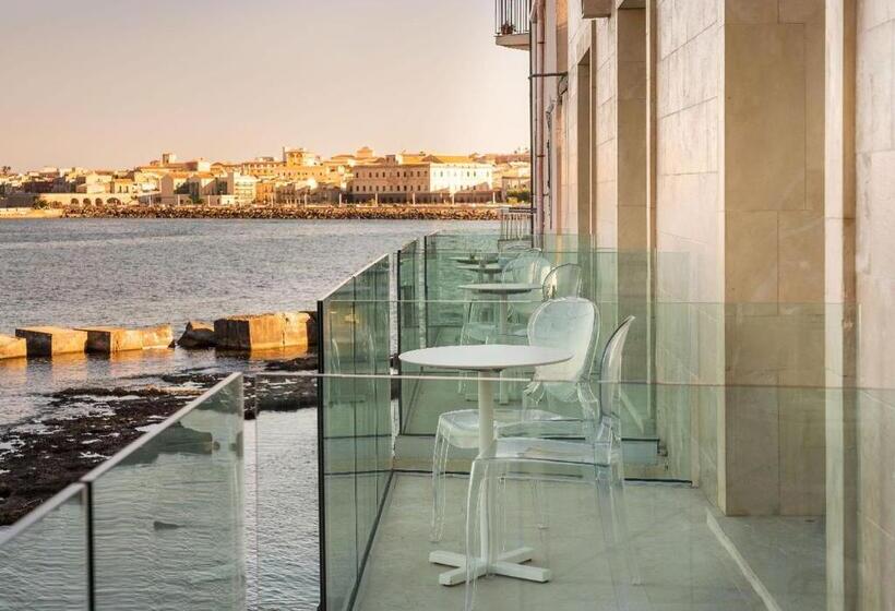 Полулюкс, Re Dionisio Luxury Suites