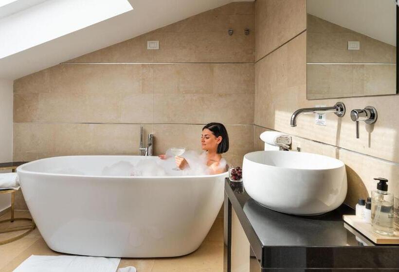 Пентхаус Люкс, Re Dionisio Luxury Suites