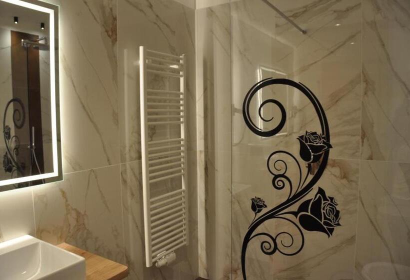 Полулюкс с Балконом, Residence Rosa