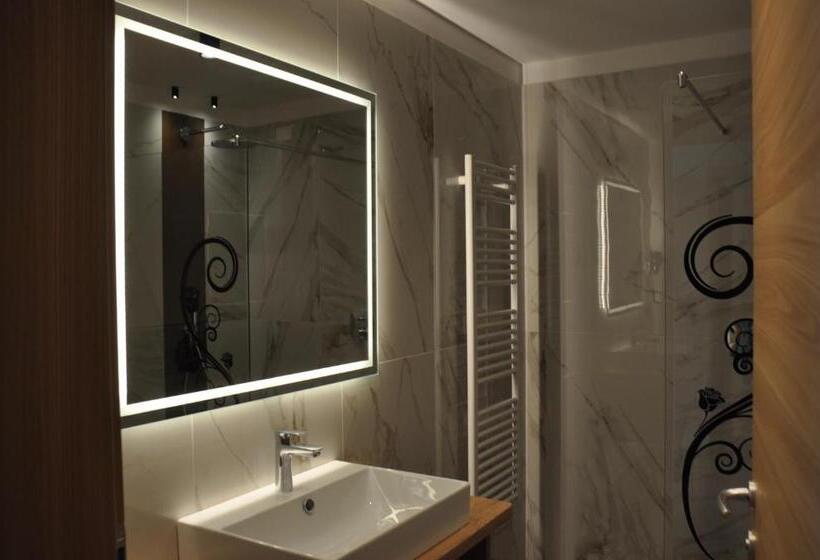 Полулюкс с Балконом, Residence Rosa