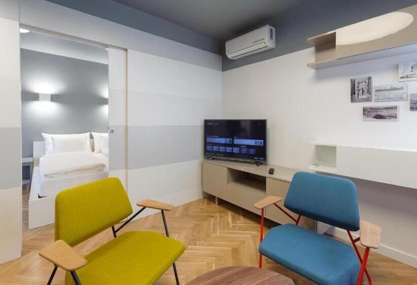 חדר דחוקס עם מיטת קינג, Mk Luxury Rooms