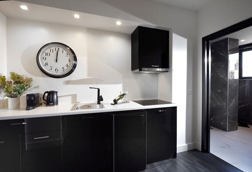 סוויטת ג'וניור נוף לעיר, Ater Albus By K&k