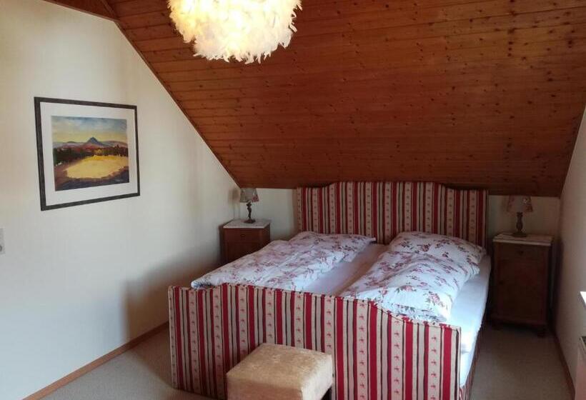 اتاق استاندارد چهارنفره با بالکن, Alte Schreinerei Auberge Harlekin