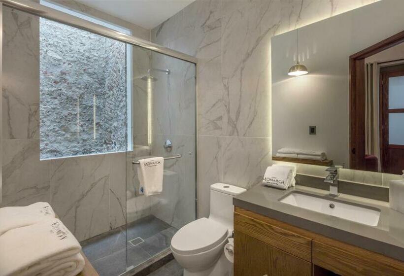 سوئیت با تخت بزرگ, Casa Monarca