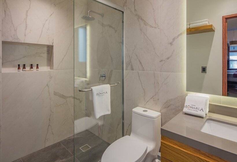 سوییت خانوادگی, Casa Monarca