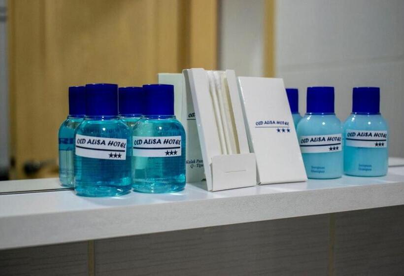 اتاق کلاسیک سه تخته, Old Alisa