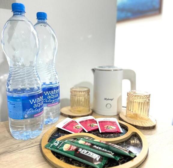 اتاق کلاسیک سه تخته, Old Alisa