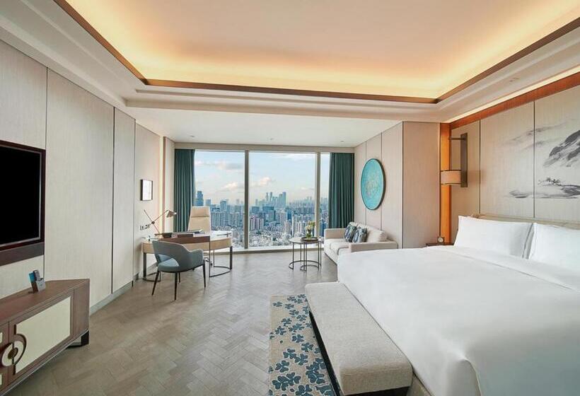 带城市景观和大床的豪华房间, Raffles Shenzhen