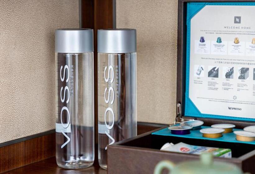 带城市景观和大床的豪华房间, Raffles Shenzhen