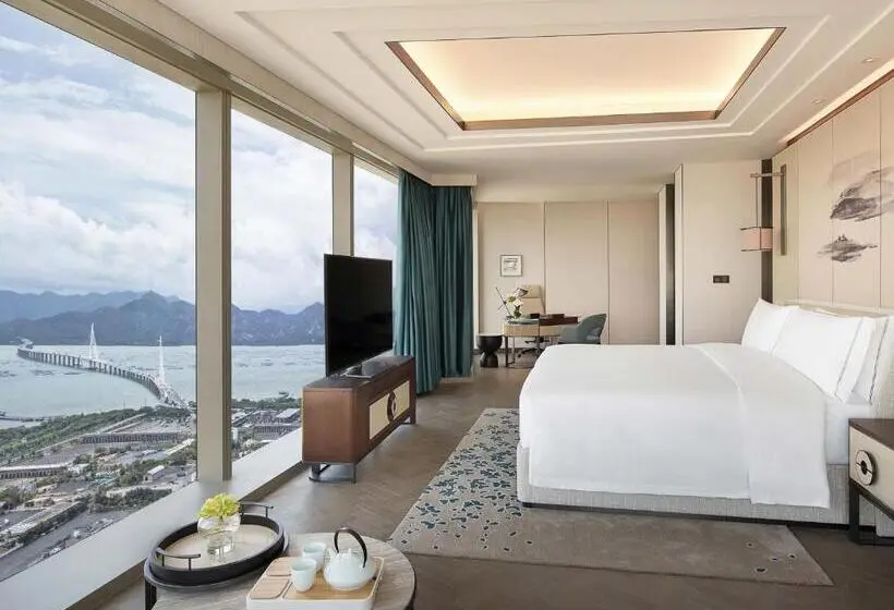 オーシャンビューのプレミアムルーム。, Raffles Shenzhen