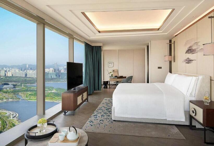 带大床的标准工作室, Raffles Shenzhen