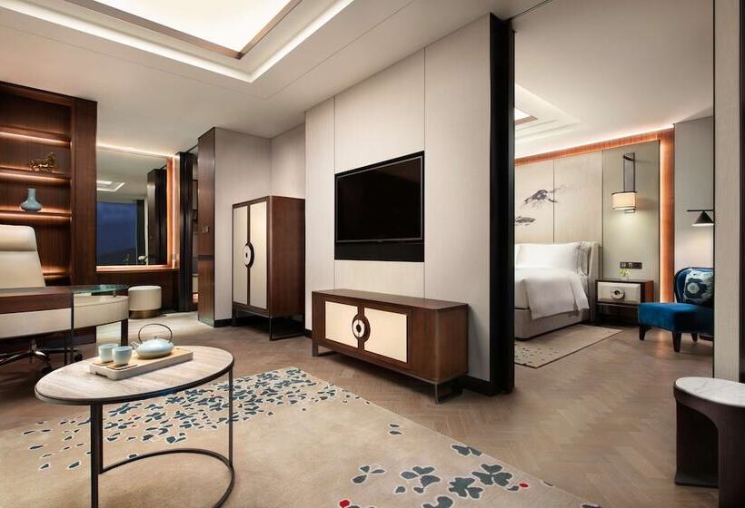 Полулюкс, Raffles Shenzhen