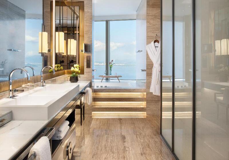 带大床的标准工作室, Raffles Shenzhen