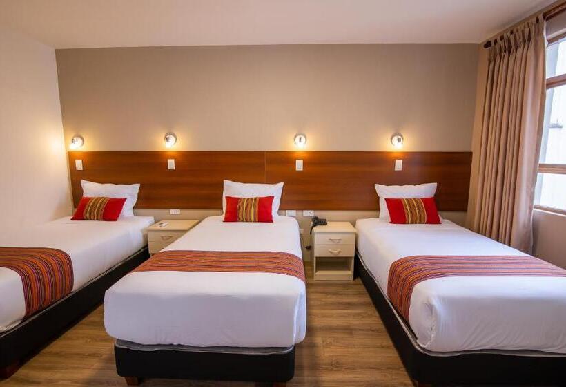 חדר סופריור לשלושה, San Pedro Plaza