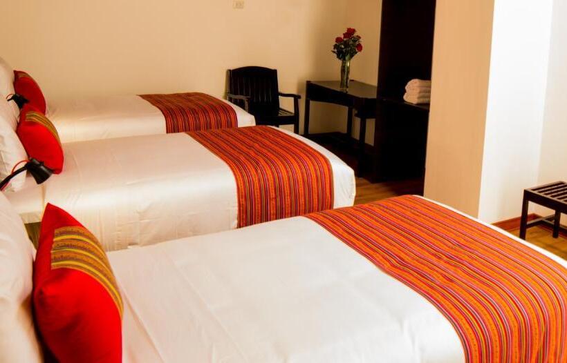 חדר סופריור לשלושה, San Pedro Plaza