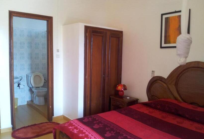 اتاق لوکس با بالکن, Residence Saint James