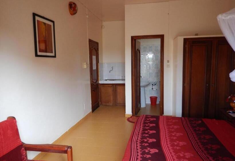 اتاق لوکس با بالکن, Residence Saint James