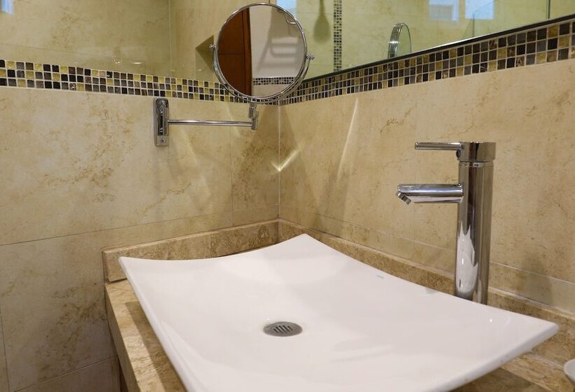 Medencére Néző Standard Szoba, Nequi Hotel Boutique