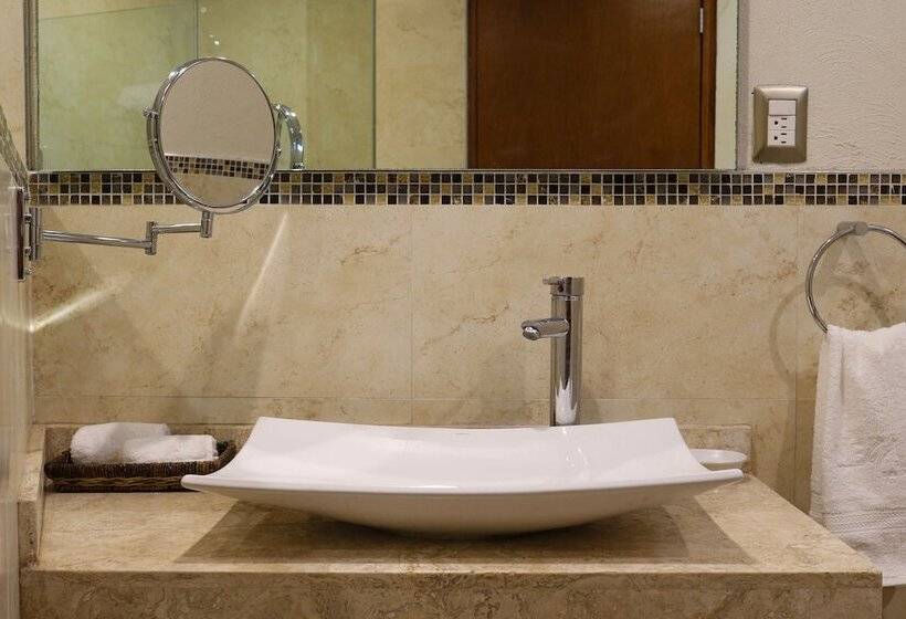 プールビュースタンダードルーム, Nequi Hotel Boutique