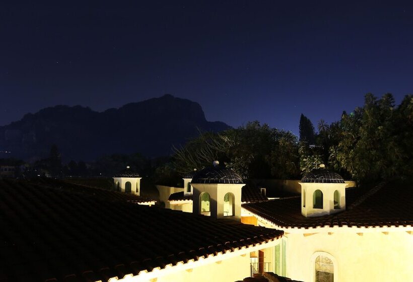 プールビュースタンダードルーム, Nequi Hotel Boutique