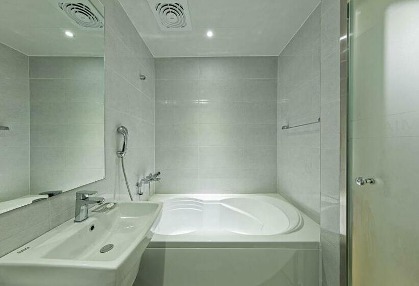 اتاق سوپریور, Notte La Mia