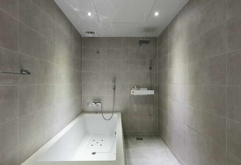 سوییت جونیور با چشم‌انداز دریا, Notte La Mia