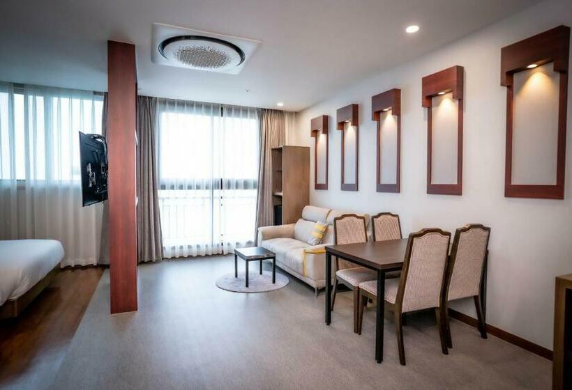 اتاق خانوادگی با چشم‌انداز دریا, Notte La Mia