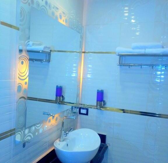 اتاق لوکس سه تخته, Panorama Ramsis Hotel & Cafe