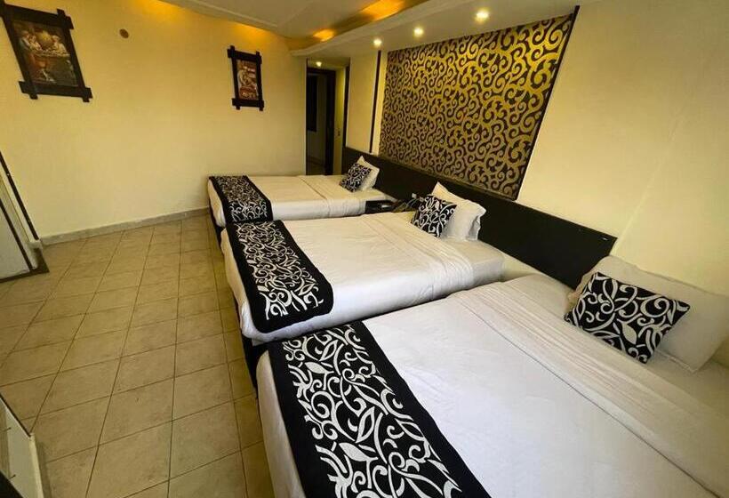 اتاق لوکس سه تخته, Panorama Ramsis Hotel & Cafe