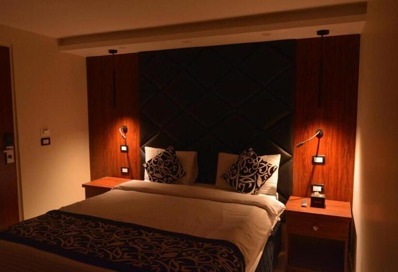 اتاق لوکس, Panorama Ramsis Hotel & Cafe