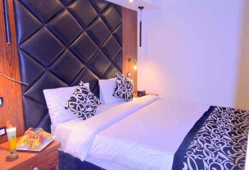 اتاق لوکس, Panorama Ramsis Hotel & Cafe