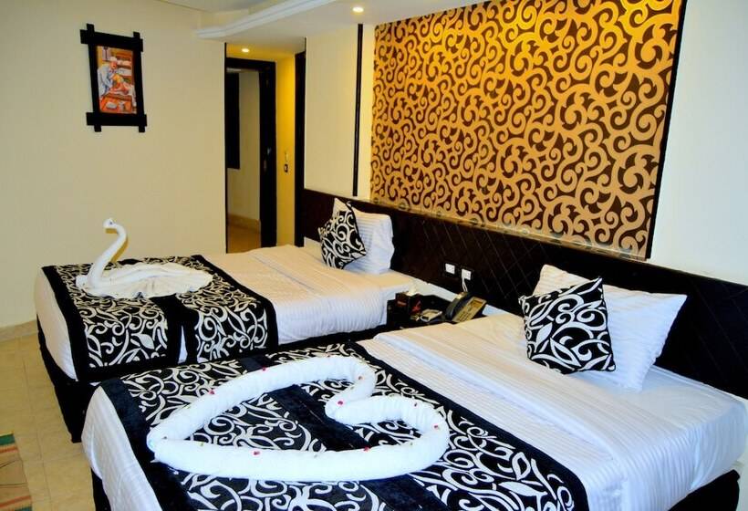 اتاق لوکس سه تخته, Panorama Ramsis Hotel & Cafe