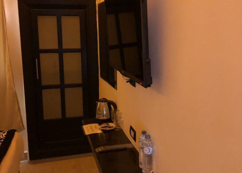 اتاق لوکس سه تخته, Panorama Ramsis Hotel & Cafe