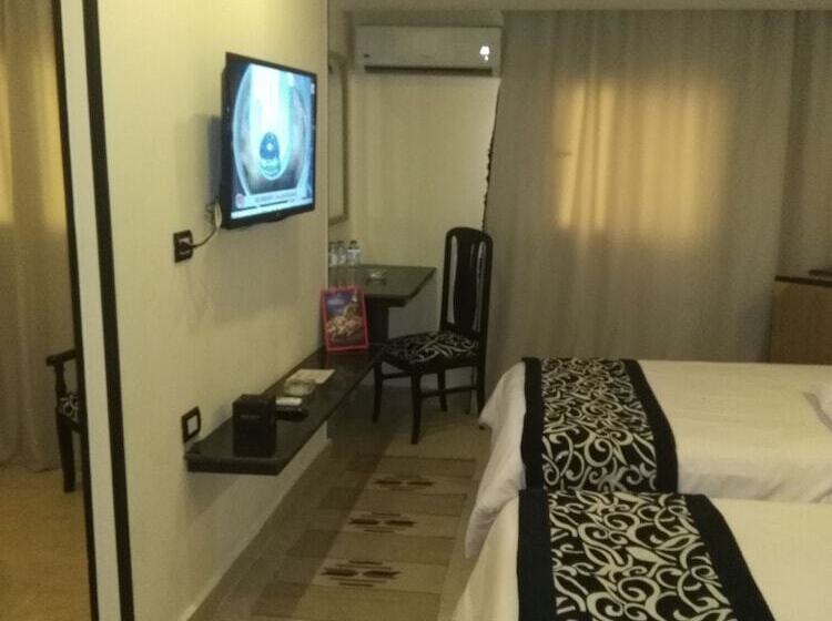 اتاق لوکس سه تخته, Panorama Ramsis Hotel & Cafe