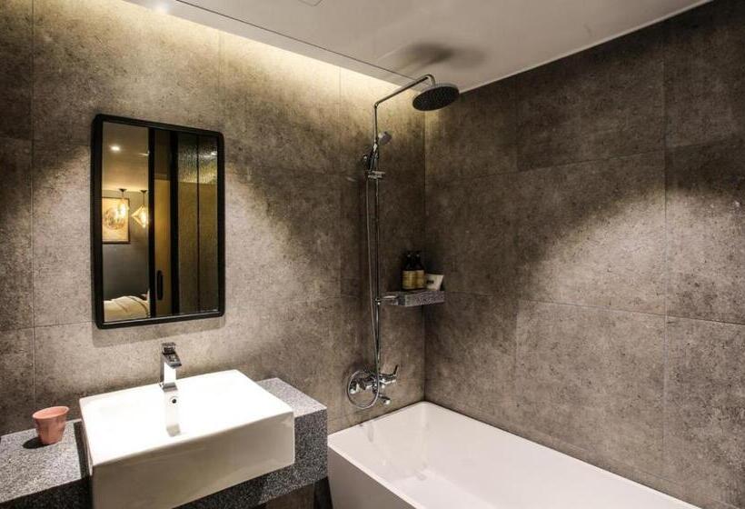 Habitació Deluxe, Mari Hotel Terminal Branch