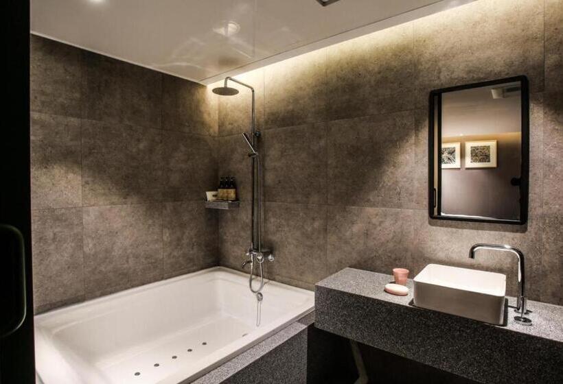 Habitació Superior, Mari Hotel Terminal Branch