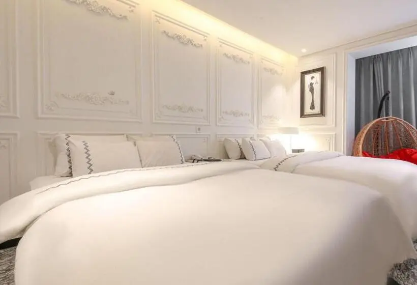 Deluxe-studio, Mari Hotel Terminal Branch