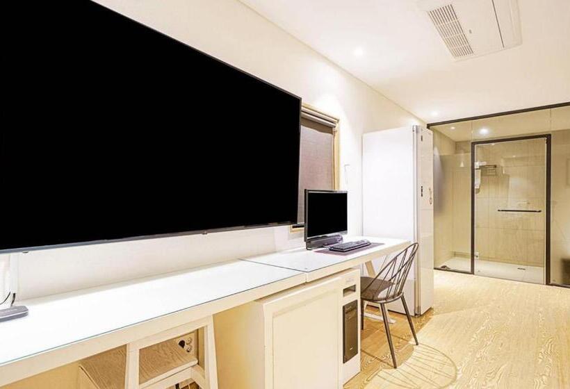 Suite Familiar, Mari Hotel Terminal Branch