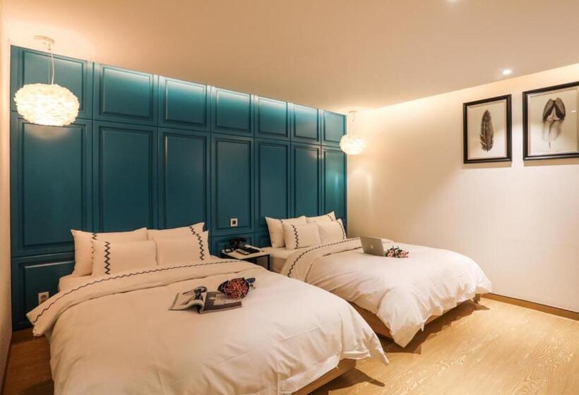 Suite Familiar, Mari Hotel Terminal Branch