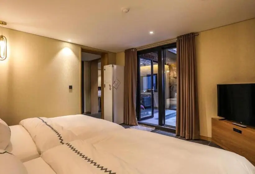Standard-studio Terassi, Mari Hotel Terminal Branch