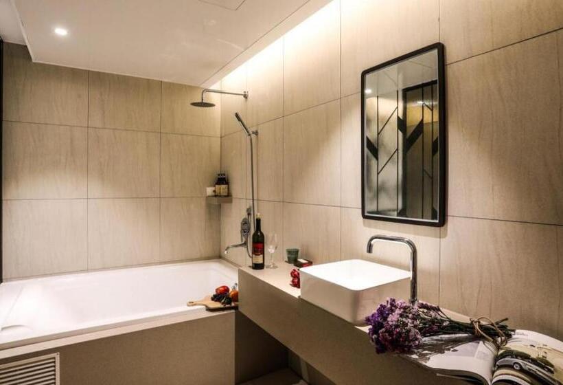 Habitació Superior, Mari Hotel Terminal Branch