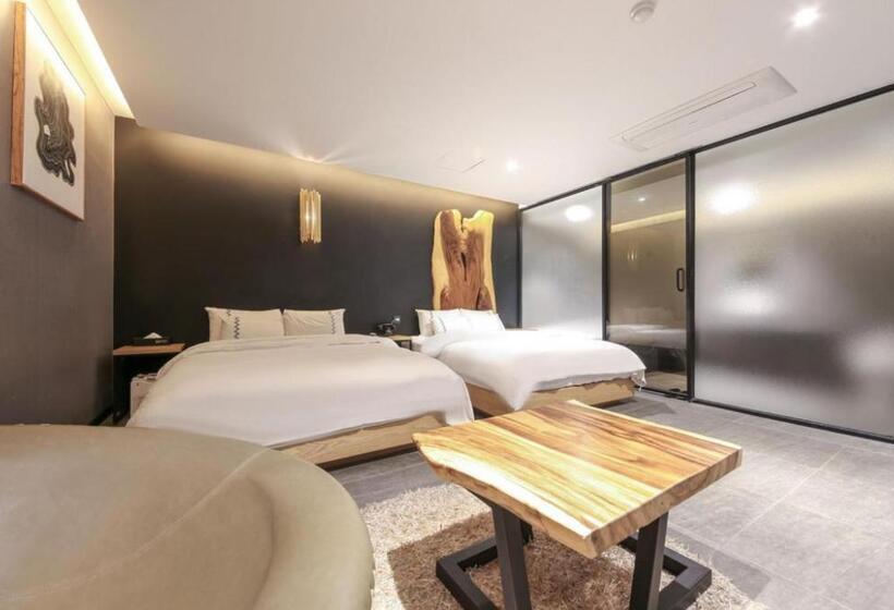 Habitació Superior, Mari Hotel Terminal Branch