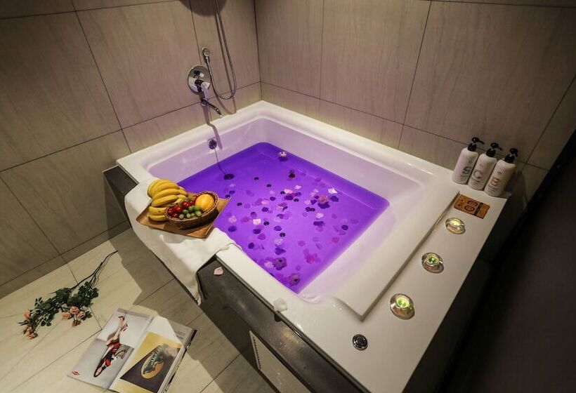 Suite Familiar, Mari Hotel Terminal Branch