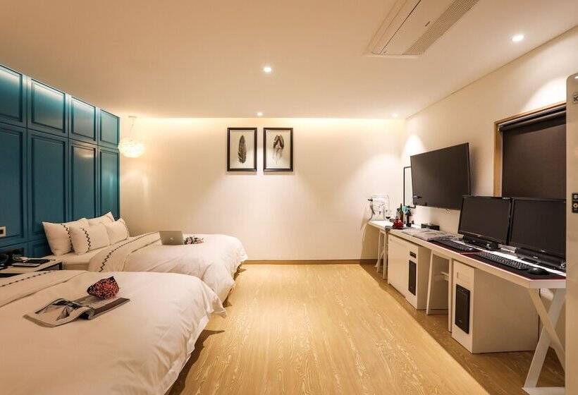 Suite Familiar, Mari Hotel Terminal Branch