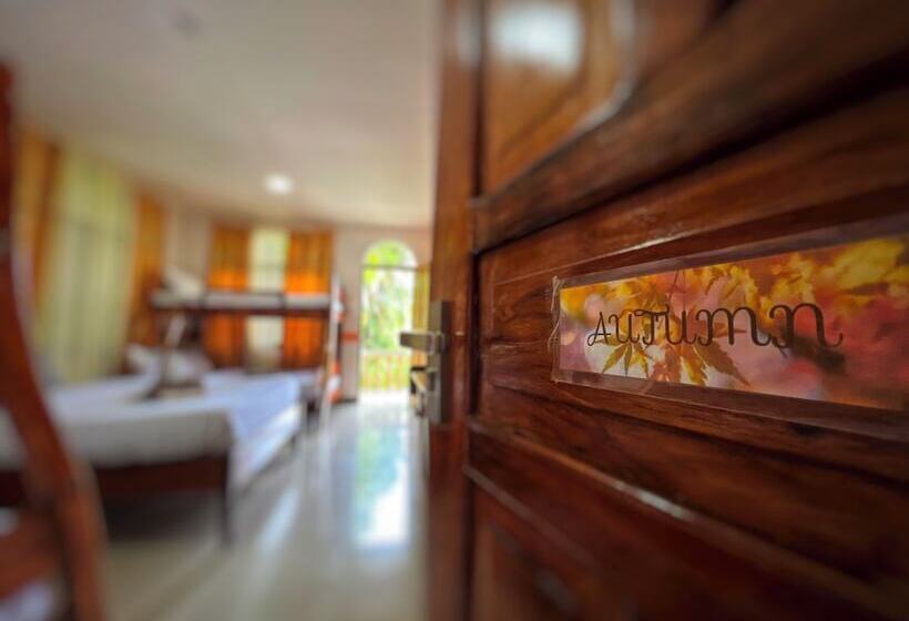 Семейный Номер, White Summerville Tourist Inn