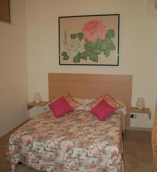 اتاق خانوادگی, B&b Emily Brindisi