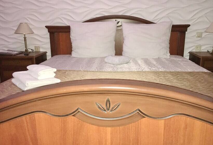 스탠다드 룸, Erzi Club