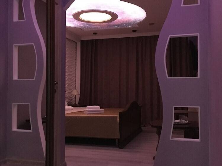 스탠다드 룸, Erzi Club