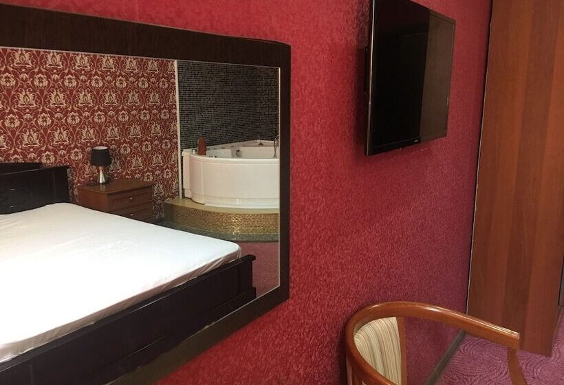 디럭스 룸, Erzi Club